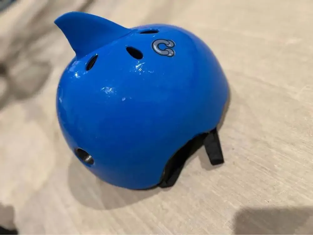 Casco Raskullz Tiburón 3D - Protección con Estilo para Niños. (talla 